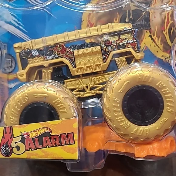 New Hot Wheels Monster Truck 5 Alarm - Picture 3 of 7